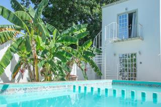 Suite para 5 personas, 3 camas, piscina, estacionamiento, desayuno y opción a rentar auto - 8