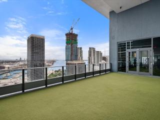 First 3012 Elevated Cityscape Living - 2