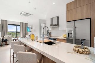 Top-Floor 2BR - Sunset Balcony - Near Eagle Beach - 8