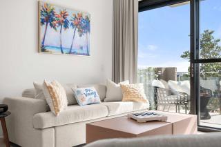 Top-Floor 2BR - Sunset Balcony - Near Eagle Beach - 9