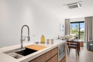 Top-Floor 2BR - Sunset Balcony - Near Eagle Beach - 1