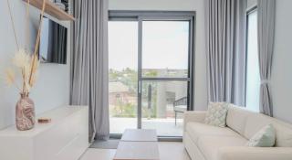 Exclusive Top Floor 1BR Pool & Jacuzzi - Eagle Beach - 5