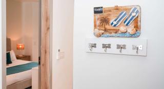Exclusive Top Floor 1BR Pool & Jacuzzi - Eagle Beach - 1