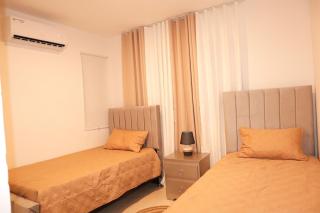 Your Private Patio Oasis Spa Pool Lounge 2BR - 1