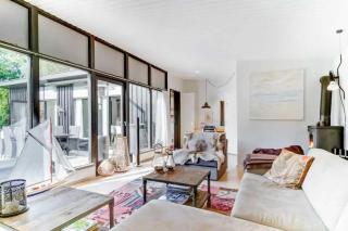 Peaceful Beach House Life Just 50 M From Shore - 8