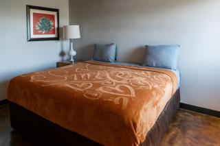 North - King Bed Hotel Studio 321 - 2