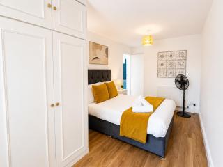 2 Bedroom Flat By Earlsfield Train Station - 4