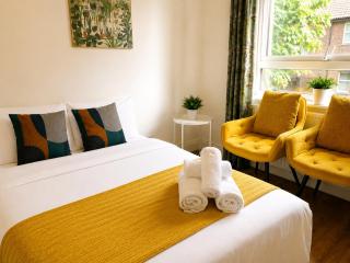 2 Bedroom Flat By Earlsfield Train Station - 3