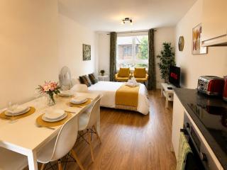 2 Bedroom Flat By Earlsfield Train Station - 5