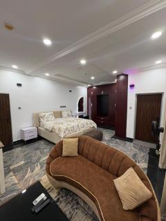 Cozy Furnished One Bedroom - 5
