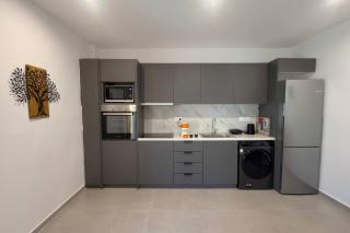 Loutraki Studios 1BR near Beach and Center - 5