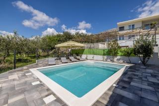 Holiday house with a swimming pool Mravince, Split - 27953 - 1