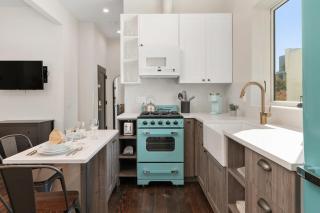 Artifact Inn - Metro Studio Near Top Attractions - 5
