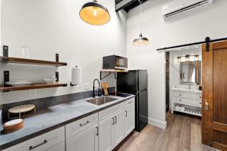 Artifact Inn - Heritage Studio with Modern Kitchen - 1