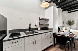 Artifact Inn - Relax in a Charming Historic Studio - 7