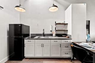 Artifact Inn - Relax in a Charming Historic Studio - 6