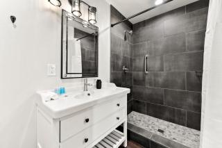 Artifact Inn - Relax in a Charming Historic Studio - 4