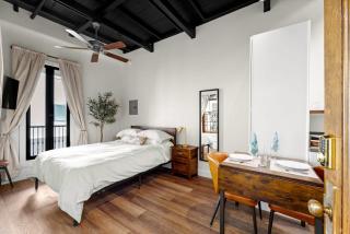 Artifact Inn - Discover Cozy Studio Walk Score 99 - 8