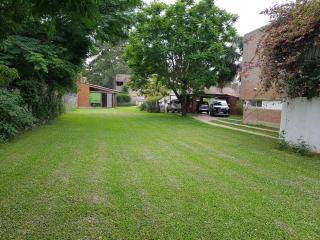 Casa de categoría con piscina, quincho y parque - 2