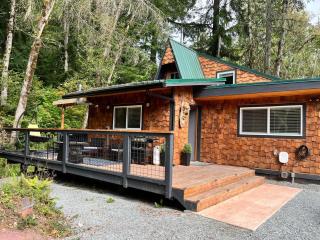 Private Hot Tub & Sauna, EV charger, pets welcome - 0