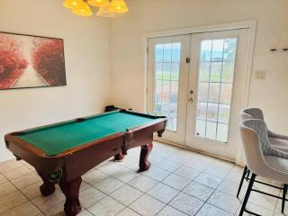 Top Rated 4 bedrooms, 5 beds near airport - 6