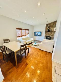 Top Rated 4 bedrooms, 5 beds near airport - 4