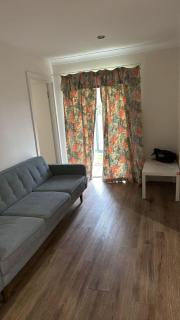 R5 Bright Spacious Room near Perth Airport with AC - 1