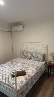 R6 Bright Spacious Room near Perth Airport with AC - 8