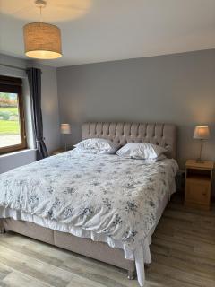 Home in Killarney - 6 Bedrooms, Beautiful Home! - 8