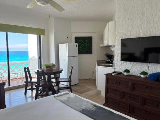 Suite Frente al Mar Caribe, alberca infinity. - 3