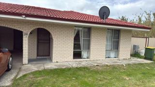 R7 Bright Spacious Room near Perth Airport with AC - 9