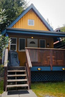 Surf Haven - Cabin in Ucluelet - Sleeps 5 - 9