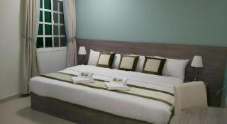 Sovereign Hotel - Marriage Certificate Required - 1