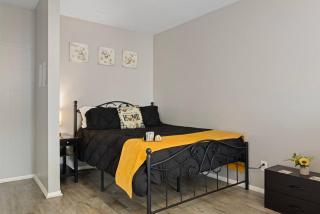 Sleeps 2/Aurora/Ext stay discounts/Wi-fi & Parkng - 8