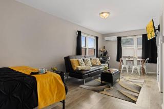 Sleeps 2/Aurora/Ext stay discounts/Wi-fi & Parkng - 2