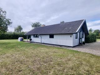 Ferienhaus mit Kamin, großem Garten und Strandnähe - 8