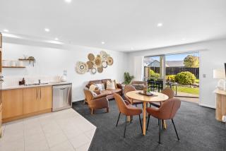 Spacious Alpine View Resort - 8