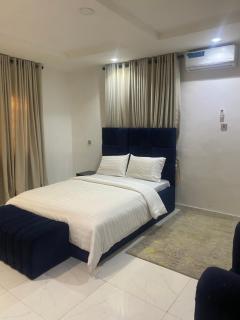 Platinum White Suite - 3