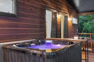 Hot Tub, Fire Pit, Play Set, 2 King BR, Bunk Room - 8
