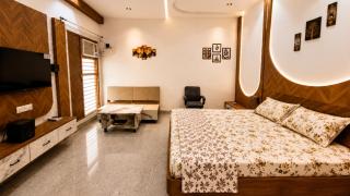 Private room with Private Bathroom - 9