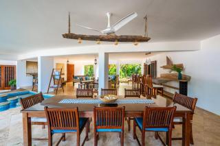 Tequila Sunrise Beach Villa-Diani Beach - 1