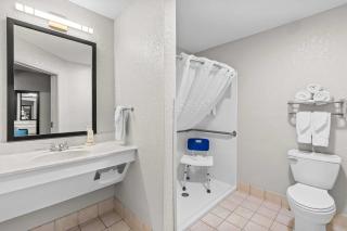 Days Inn by Wyndham Lisbon - 1
