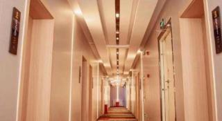 Super 8 Hotel Zhang County Government - 7