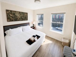 Stylish 2BR Retreat - Concrete & Canopy - 6