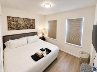 Stylish 2BR Retreat - Concrete & Canopy - 5