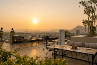 Raj Kuber - A Boutique Lake View Hotel - 3