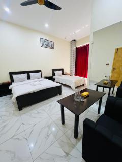 Black Forest Hotel - 2