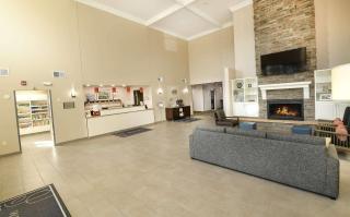 Country Inn & Suites by Radisson, Grand Forks, ND - 9