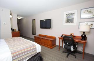 Country Inn & Suites by Radisson, Grand Forks, ND - 7