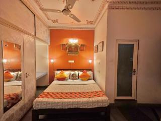 Turtle Hostel Udaipur- 10 mtr from Lake - 6